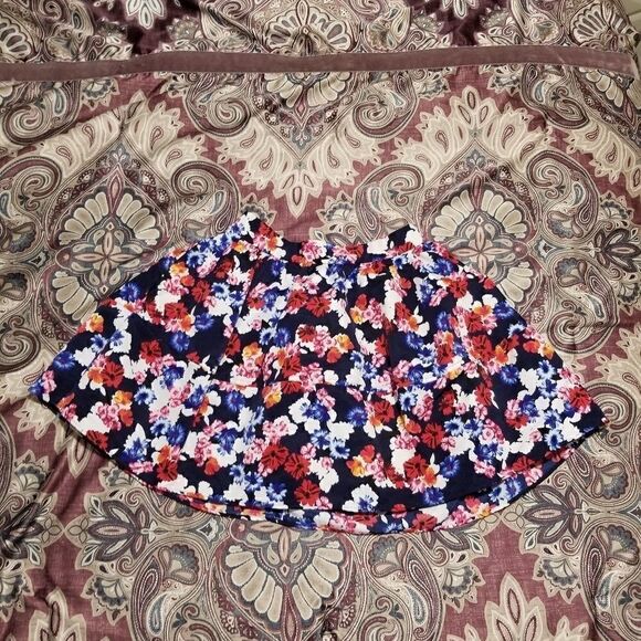 Express Floral Skirt    - Picture 1 of 4